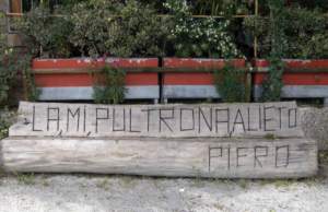 ecosostenibilità; panca di legno